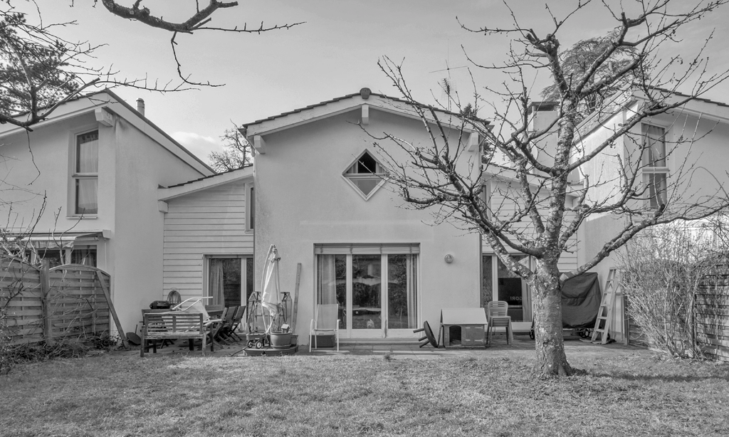 Jolie maison contiguë, située au calme, idéal pour une famille avec enfants.